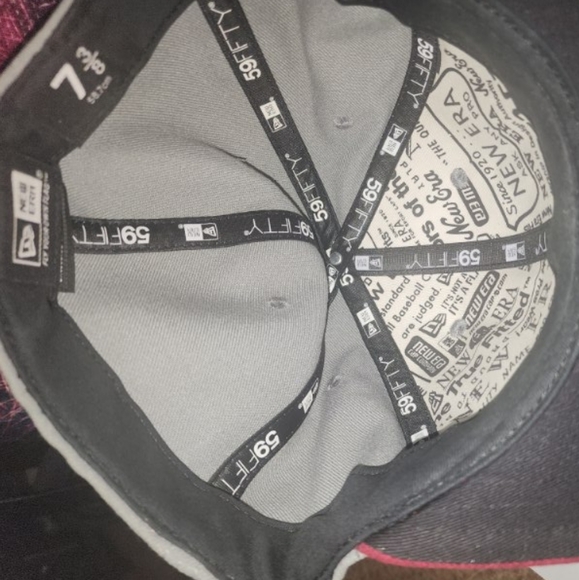 🍄 New Era Brand Hat, New Era 59Fifty, 7 3/8", Grey w/ Burgundy 🍄 - Picture 5 of 5